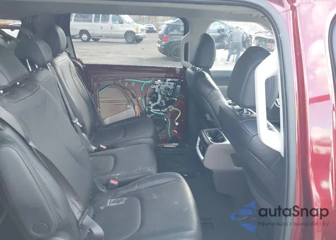 2025 Kia Carnival Mpv Lxs z USA, uszkodzony, nr VIN KNDNB5K37S6454184